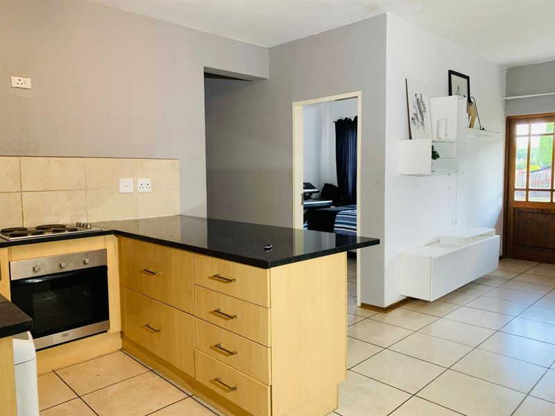 2 Bedroom, 2 Bathroom Ground Floor Apartment For Sale - Photo 7