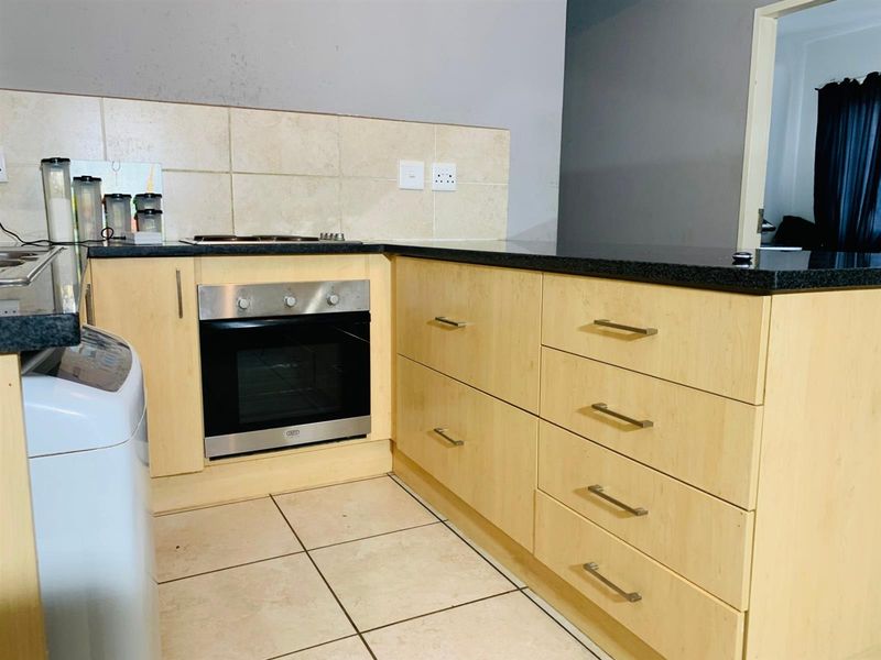 2 Bedroom, 2 Bathroom Ground Floor Apartment For Sale - Photo 4