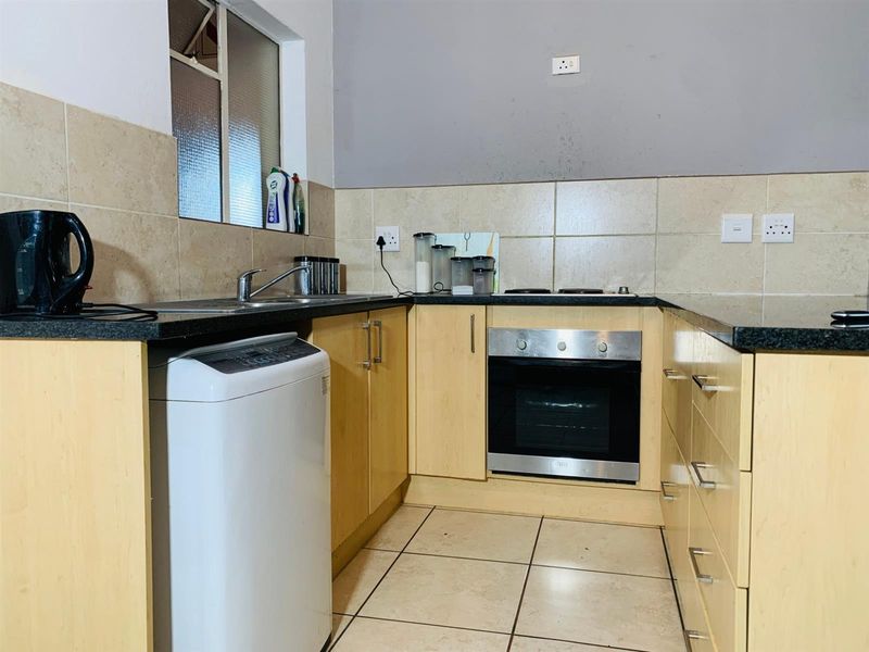 2 Bedroom, 2 Bathroom Ground Floor Apartment For Sale - Photo 5