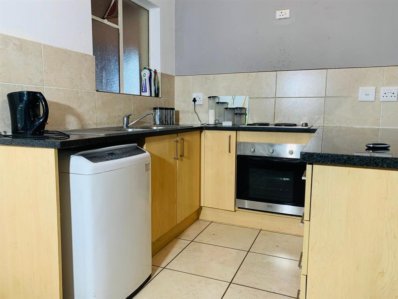 2 Bedroom, 2 Bathroom Ground Floor Apartment For Sale - Photo 3