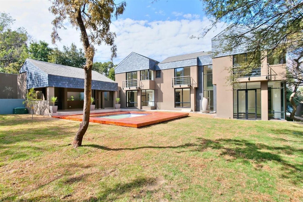 MODERN BEAUTY - READY TO MOVE IN HOME - Photo 3