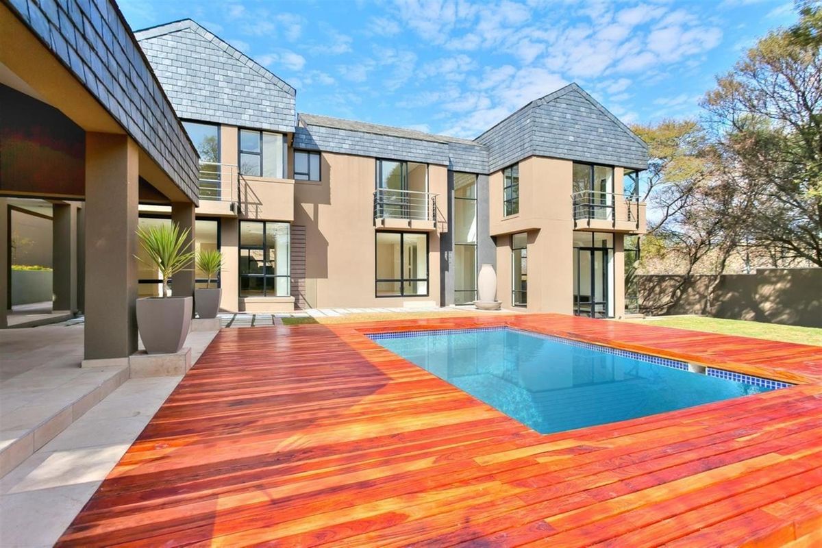 MODERN BEAUTY - READY TO MOVE IN HOME - Photo 4