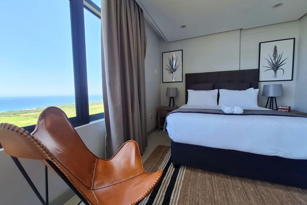 Elegantly Furnished 2Bed 2Bath Apartment In Umhlanga with Sweeping Sea Views - Photo 4