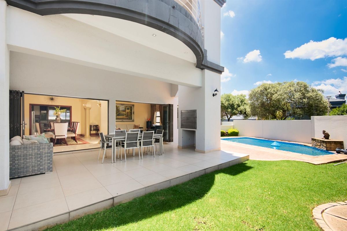 Elegant 4-Bedroom Family Home in Secure Savanna Hill Estate for Sale - Photo 5