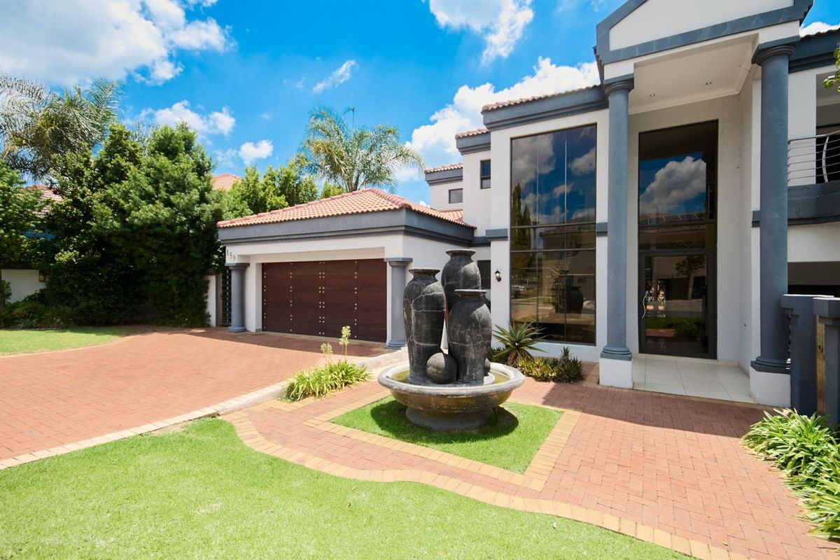 Elegant 4-Bedroom Family Home in Secure Savanna Hill Estate for Sale - Photo 2