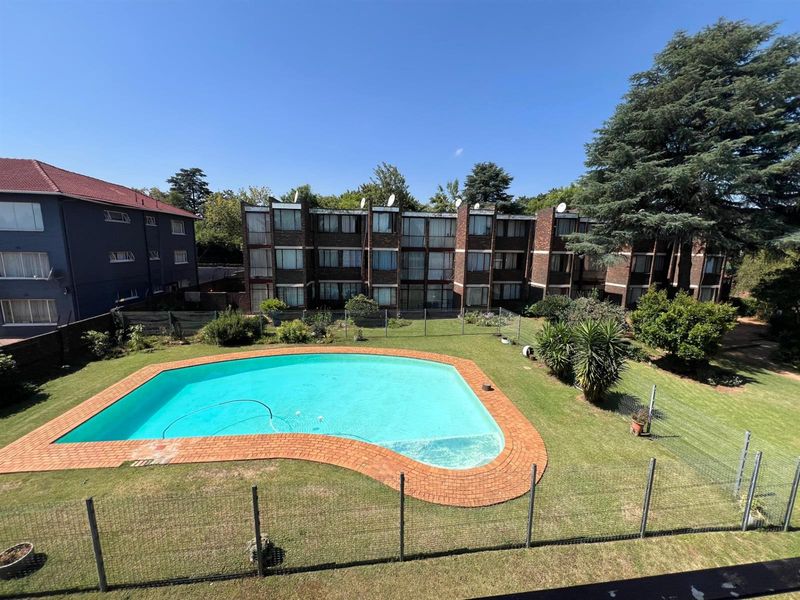 1.5 Bedroom For Sale in Windsor West - Photo 1