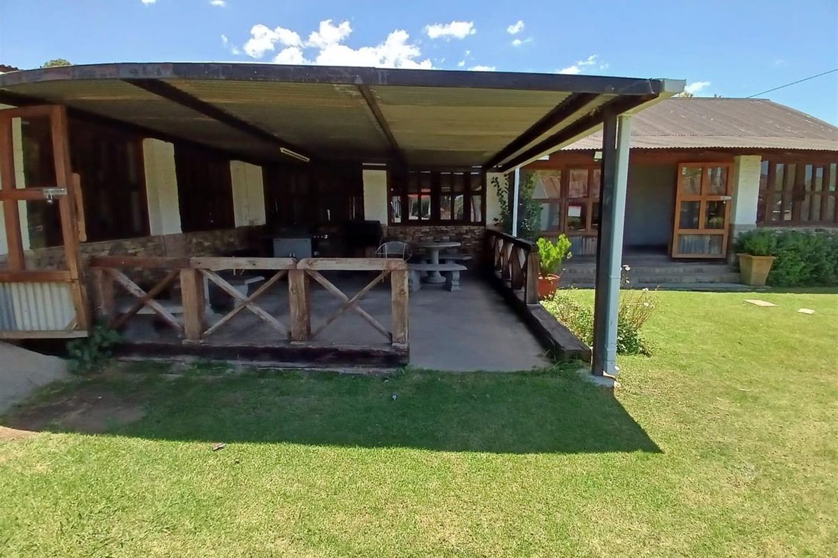 Guest House For Sale in Memel - Photo 2