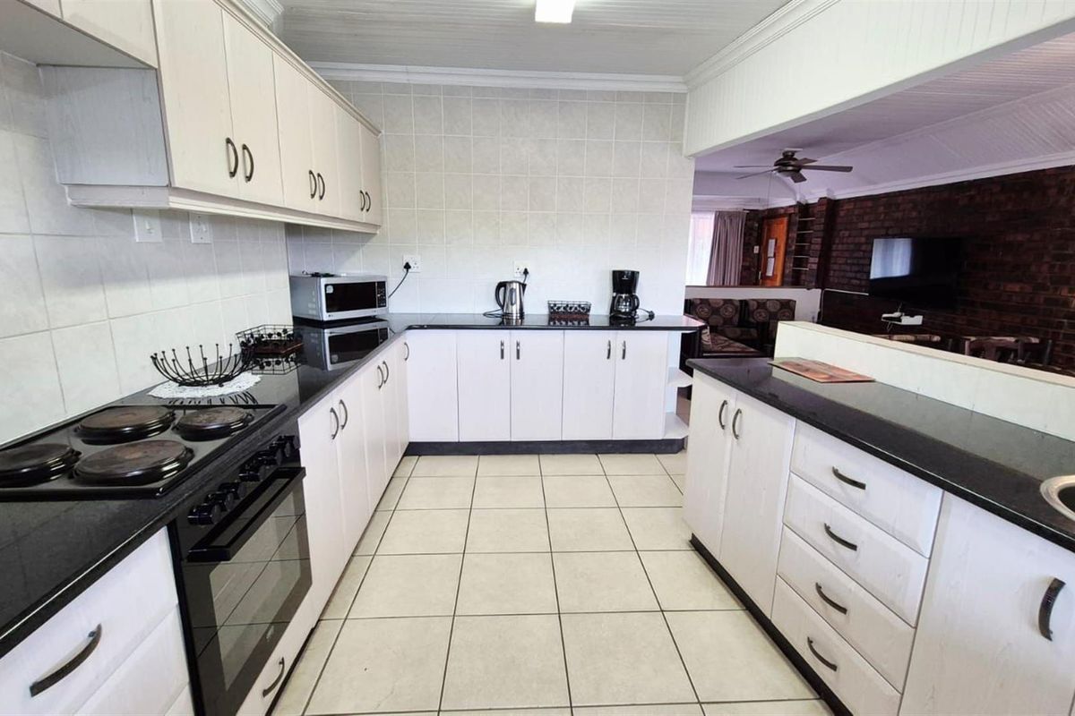 3 Bedroom rental unit for sale in St Lucia! - Photo 5