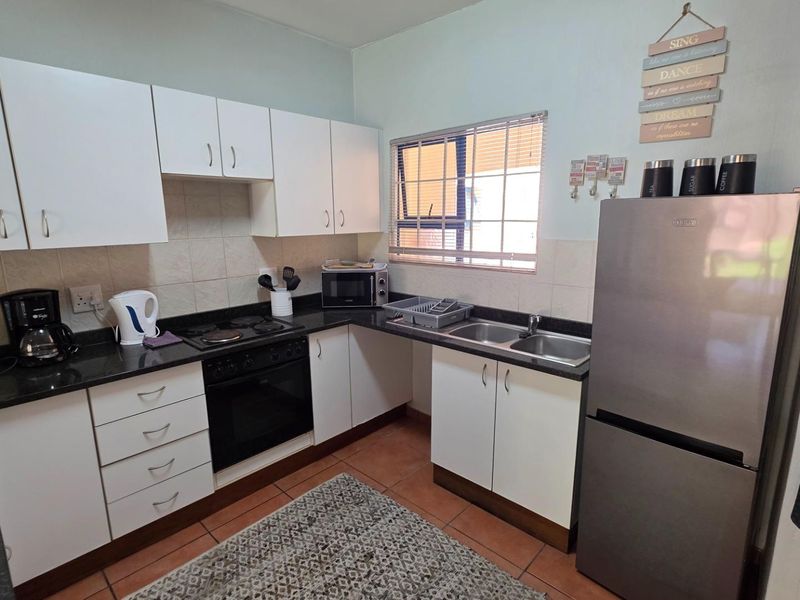Groundfloor 2 bedroom, 2 bathroom Apartment For Sale in Uvongo - Photo 7