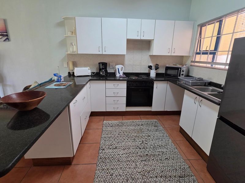Groundfloor 2 bedroom, 2 bathroom Apartment For Sale in Uvongo - Photo 6