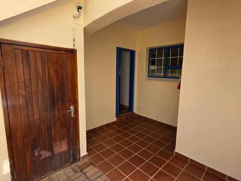 Groundfloor 2 bedroom, 2 bathroom Apartment For Sale in Uvongo - Photo 3