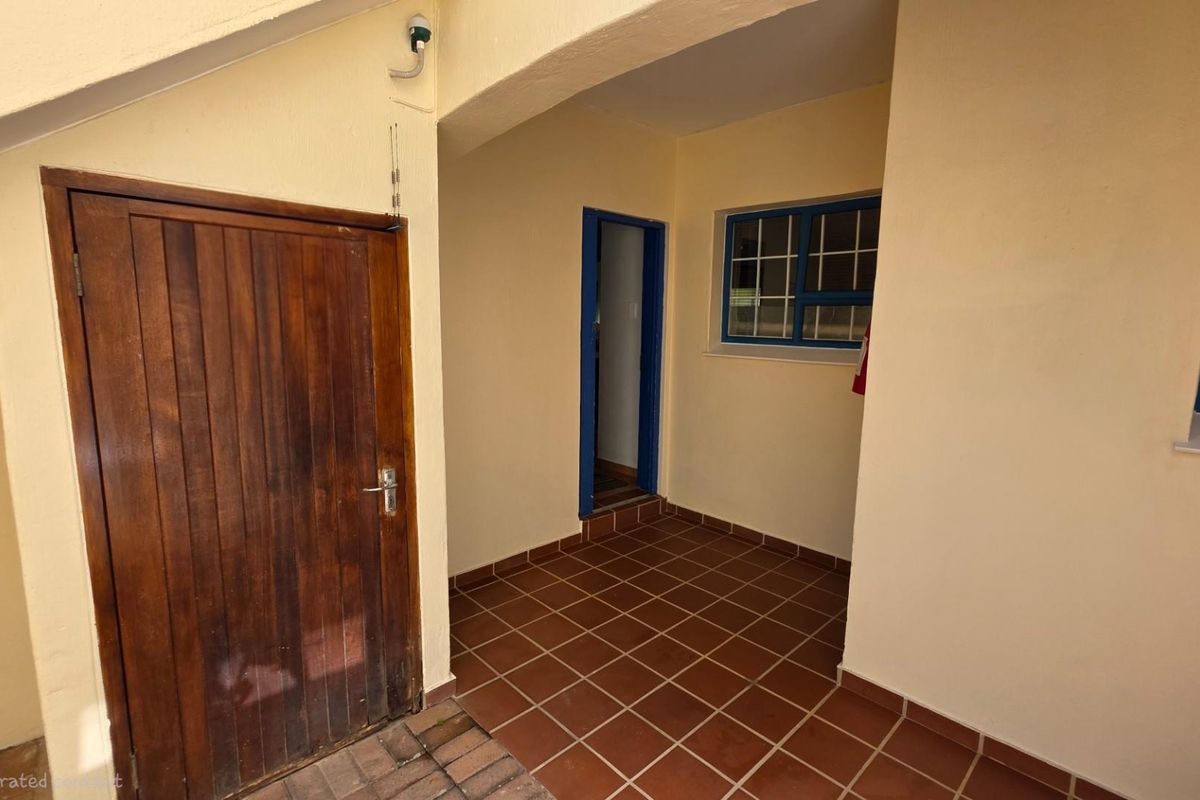 Groundfloor 2 bedroom, 2 bathroom Apartment For Sale in Uvongo - Photo 3