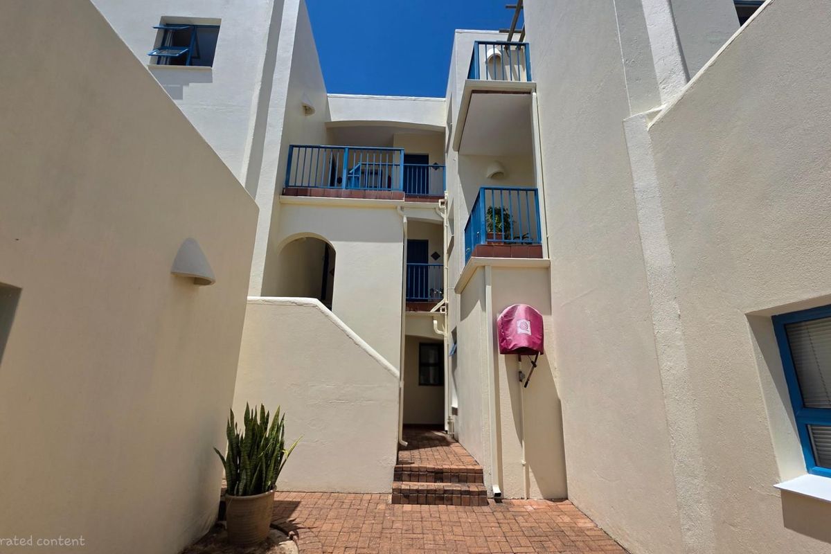 Groundfloor 2 bedroom, 2 bathroom Apartment For Sale in Uvongo - Photo 2