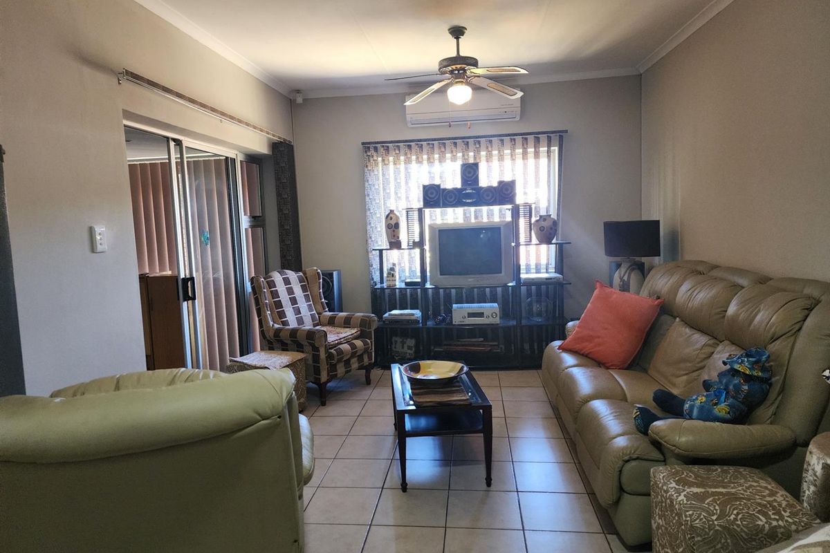 Townhouse For Sale in Arboretum , Richards Bay, KwaZulu Natal - Photo 5