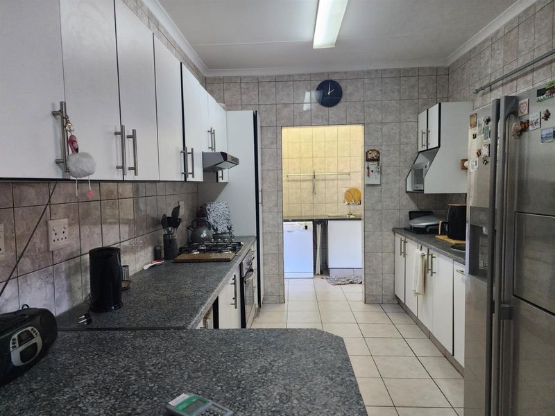 Townhouse For Sale in Arboretum , Richards Bay, KwaZulu Natal - Photo 7