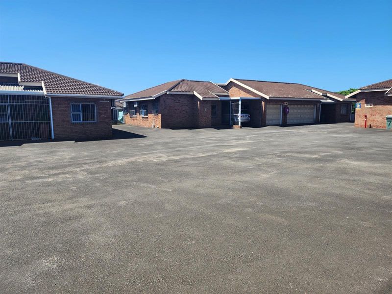 Townhouse For Sale in Arboretum , Richards Bay, KwaZulu Natal - Photo 2