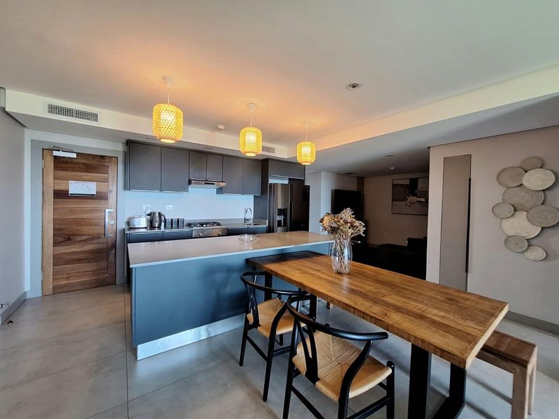 Fully Furnished Corner 3Bed, 3Bath Apartment with 180° Sea Views in Umhlanga - Photo 10