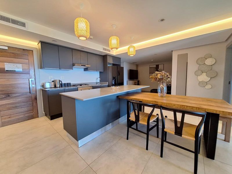 Fully Furnished Corner 3Bed, 3Bath Apartment with 180° Sea Views in Umhlanga - Photo 9