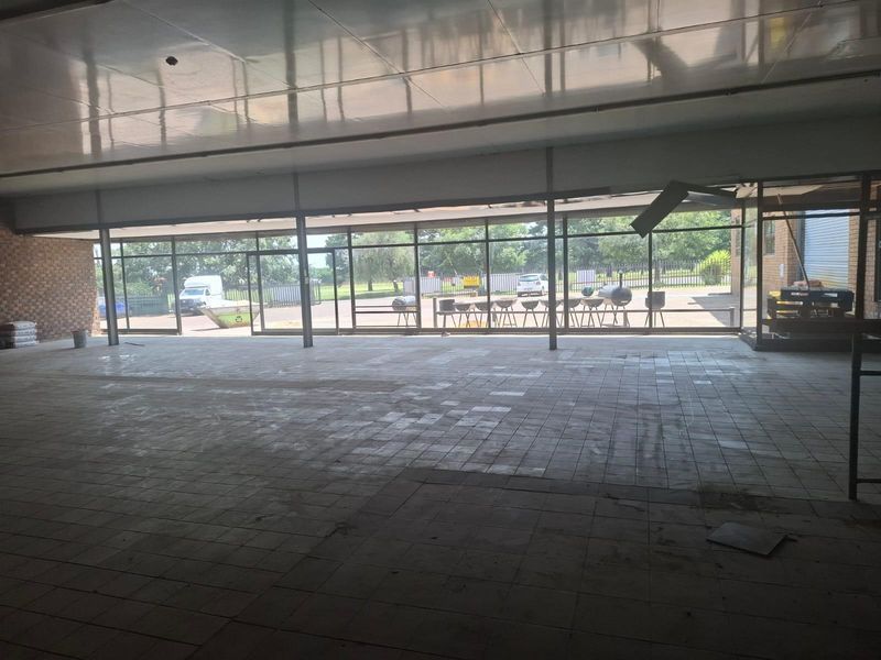 Commercial space To Let - Photo 2