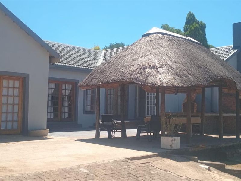 House For Sale in Signal Hill, Newcastle, KwaZulu Natal - Photo 2