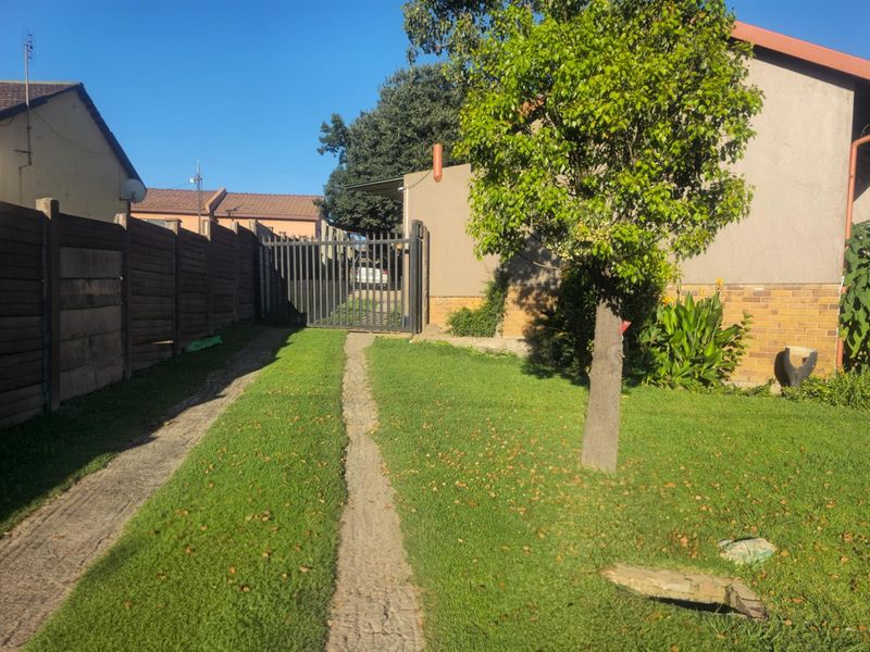 House For Sale in Tasbet Park Ext 1, Emalahleni Mpumalanga - Photo 2