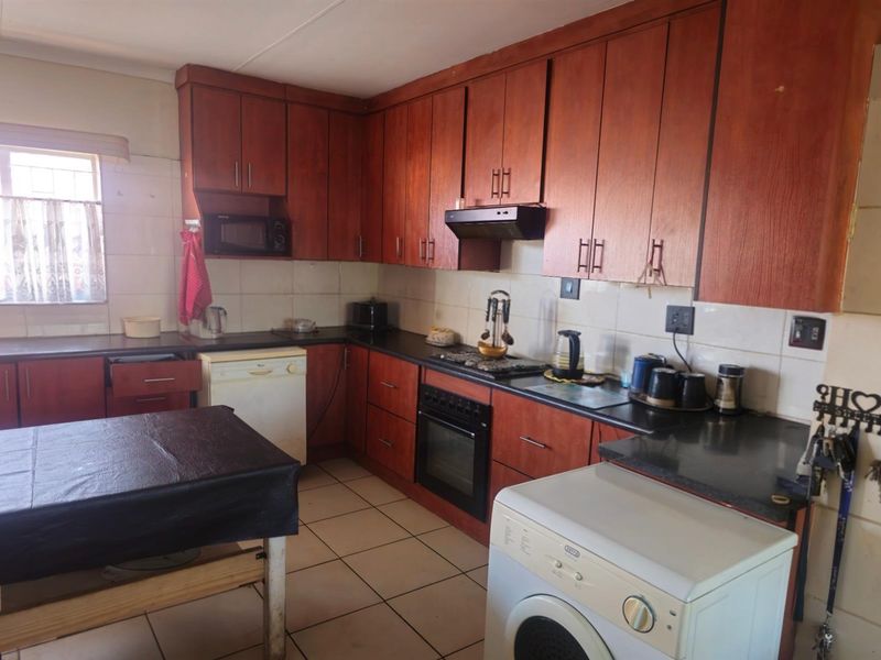 House For Sale in Tasbet Park Ext 1, Emalahleni Mpumalanga - Photo 5