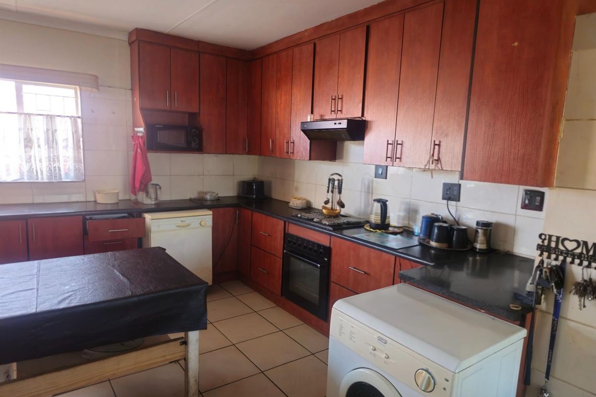 House For Sale in Tasbet Park Ext 1, Emalahleni Mpumalanga - Photo 5