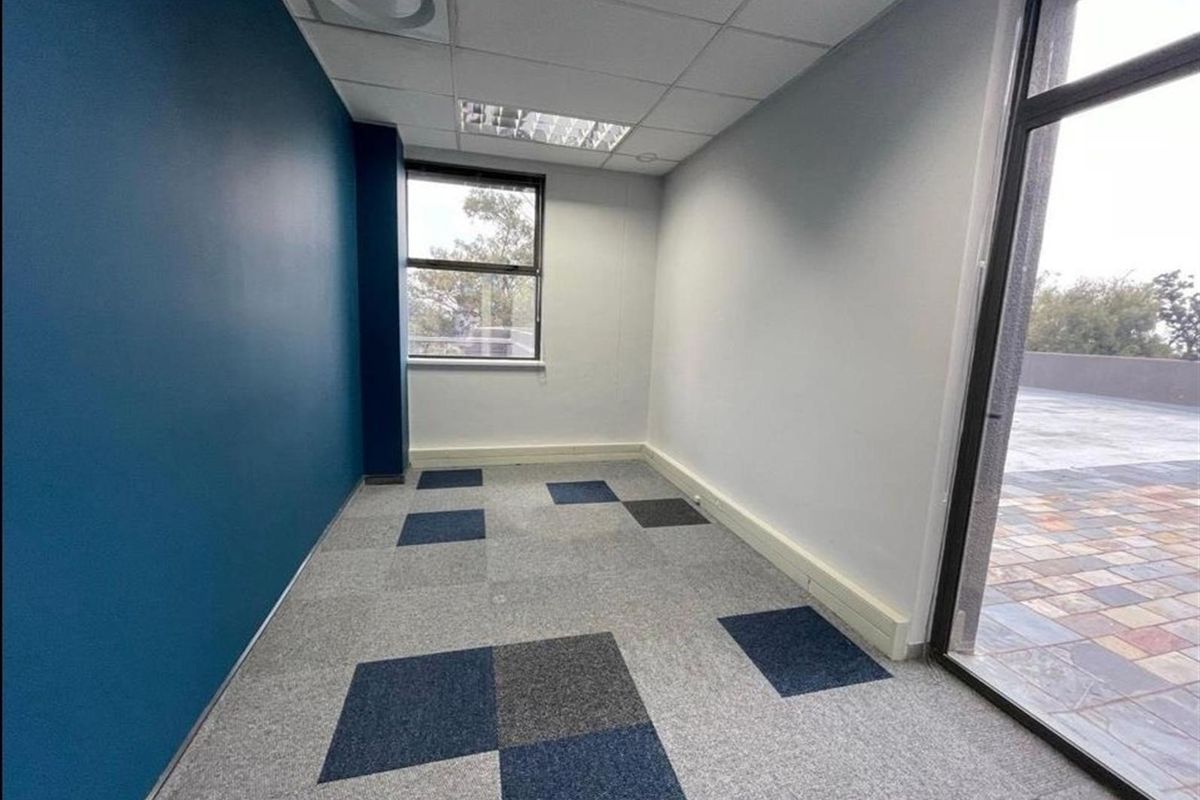 Commercial Property For Sale in Parktown, Johannesburg - Photo 3