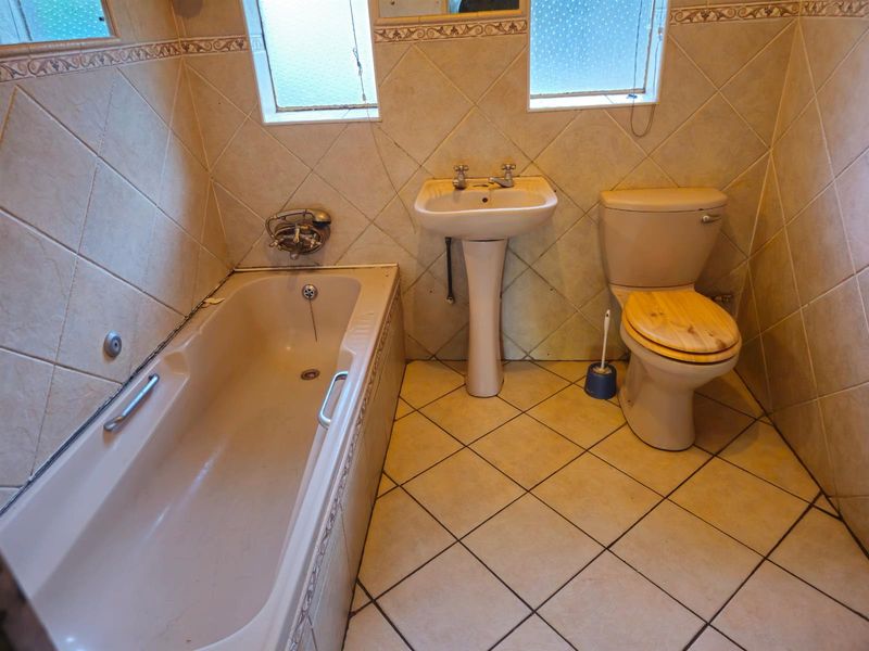 House For Sale in Duvha Park, Witbank - Photo 10