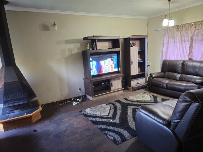 House For Sale in Duvha Park, Witbank - Photo 5