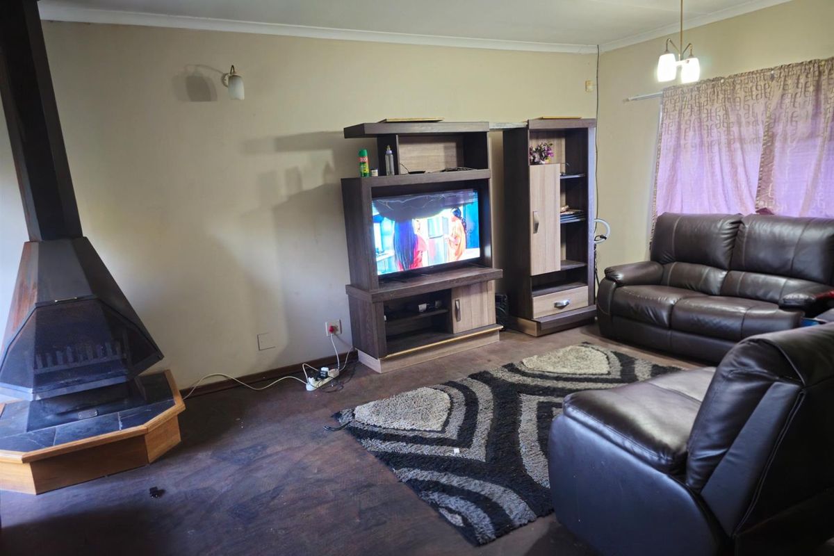 House For Sale in Duvha Park, Witbank - Photo 5