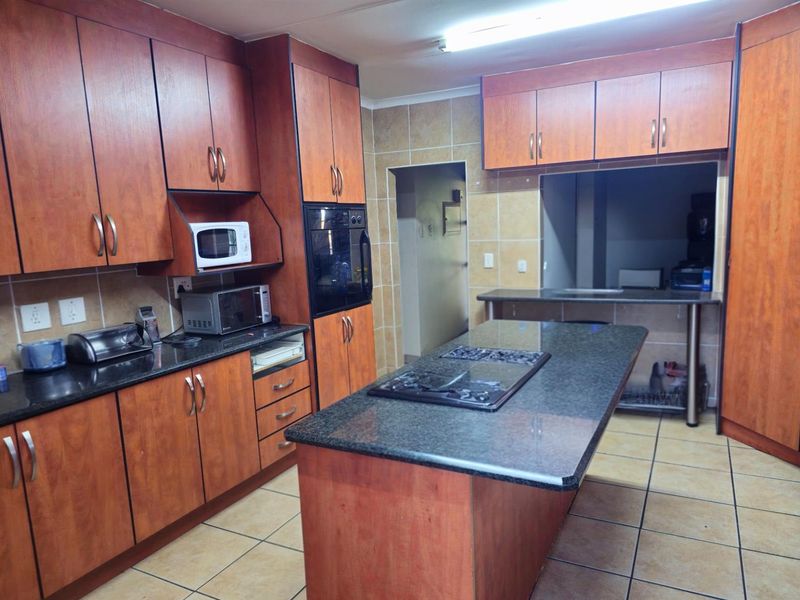 House For Sale in Duvha Park, Witbank - Photo 3