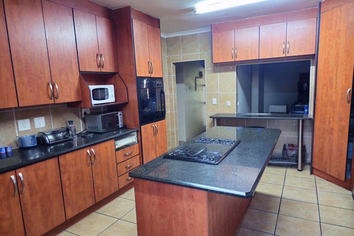 House For Sale in Duvha Park, Witbank - Photo 3