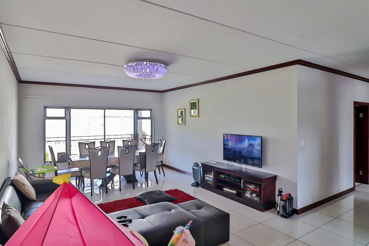 Your Private Oasis of Comfort and Elegance - Photo 3