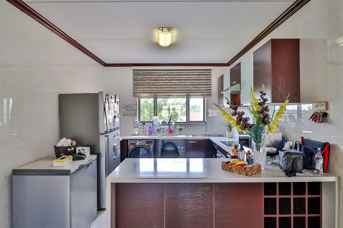 Your Private Oasis of Comfort and Elegance - Photo 2