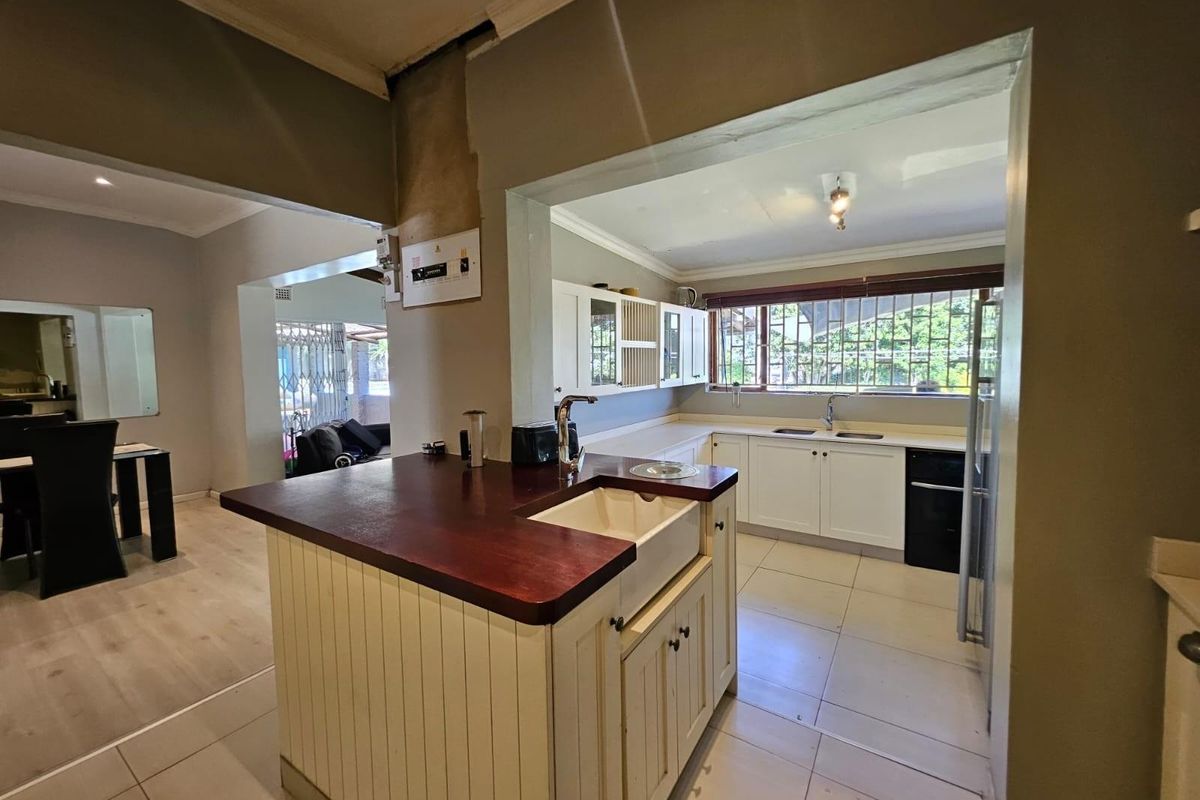 House For Sale in Athlone Park, Amanzimtoti, KwaZulu Natal - Photo 5
