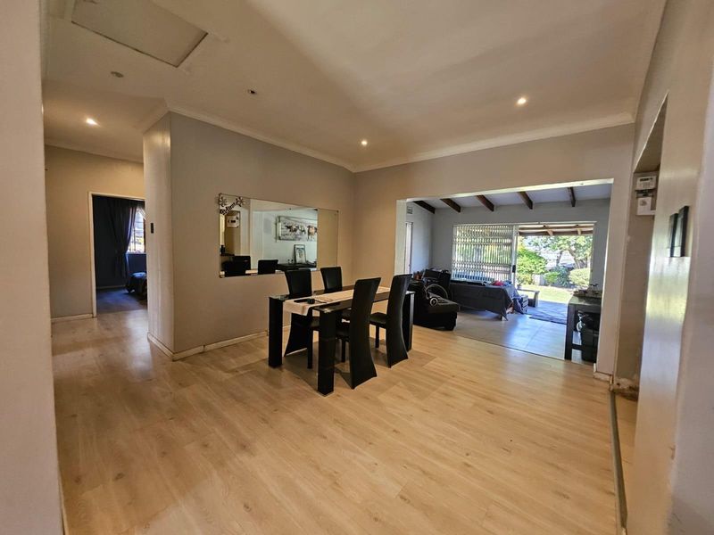 House For Sale in Athlone Park, Amanzimtoti, KwaZulu Natal - Photo 7