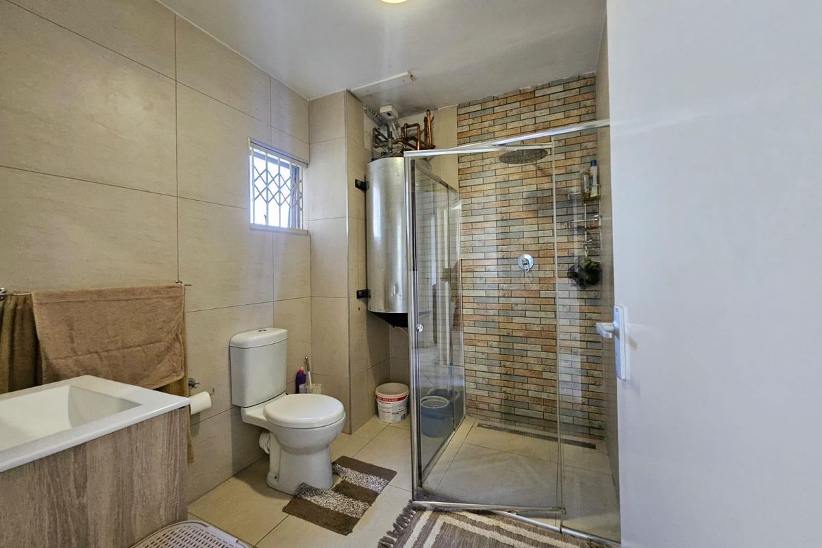 House For Sale in Warner Beach, Kingsburgh, KwaZulu Natal - Photo 5