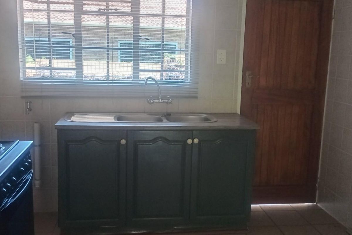 Townhouse For Sale in Aviary Hill, Newcastle, KwaZulu Natal - Photo 3