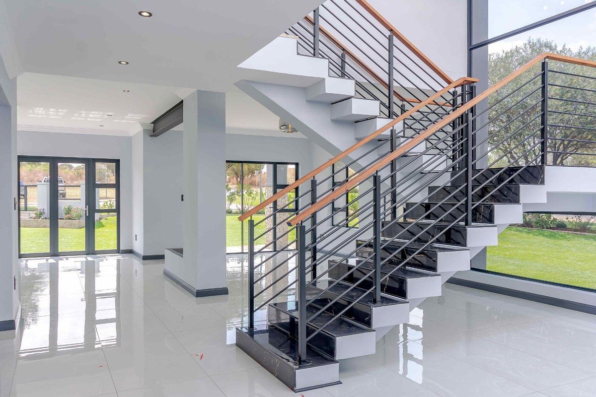 Architectural Masterpiece with Fairway Views - Photo 2