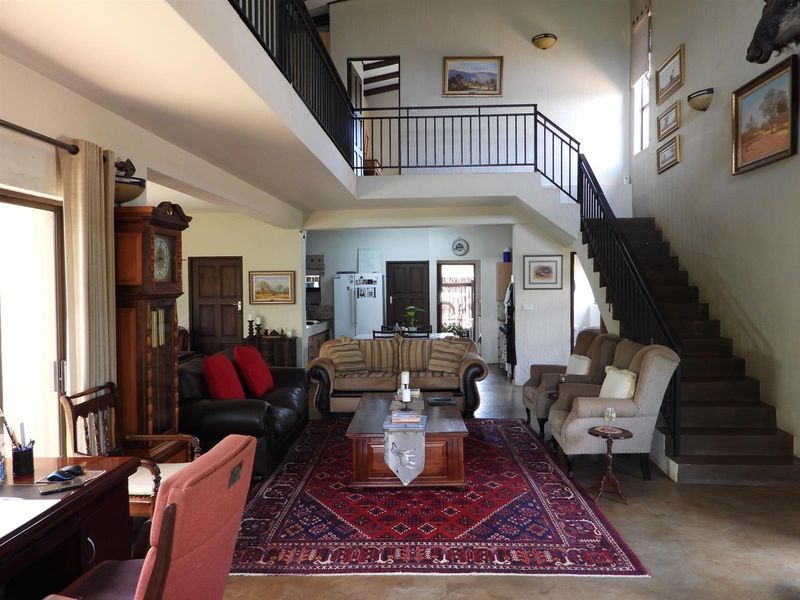 Private Wildlife Estate Living with Modern Comforts and Guest Cottage - Photo 3