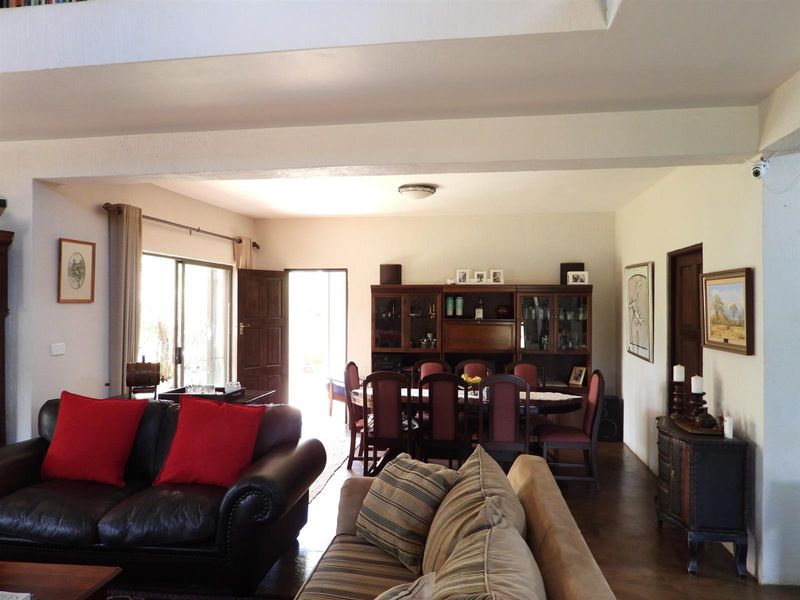 Private Wildlife Estate Living with Modern Comforts and Guest Cottage - Photo 4