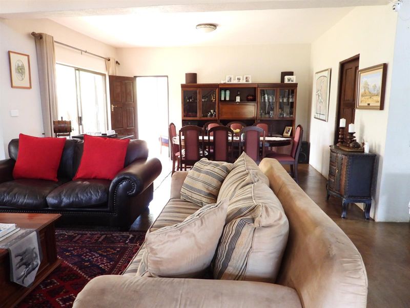 Private Wildlife Estate Living with Modern Comforts and Guest Cottage - Photo 5