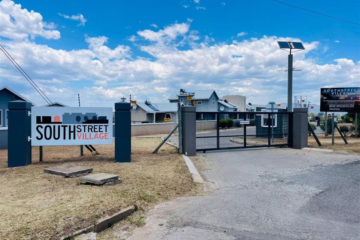 House For Sale in Queenstown Central, Queenstown - Photo 5