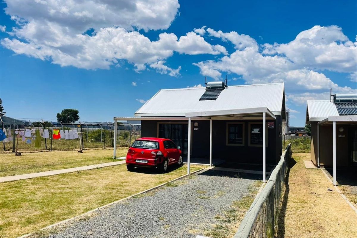 House For Sale in Queenstown Central, Queenstown - Photo 3