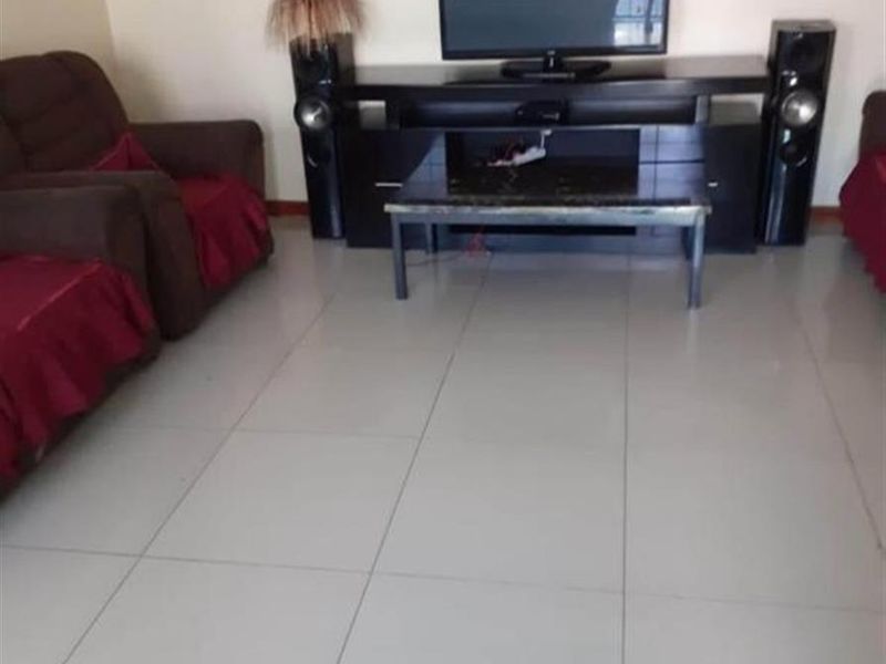 House For Sale in Samora Machel, Philippi. - Photo 4