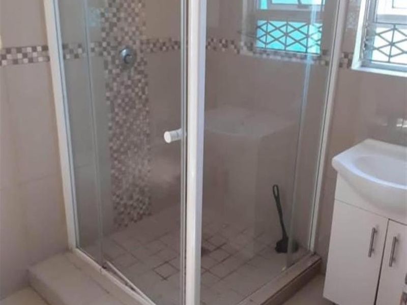 House For Sale in Samora Machel, Philippi. - Photo 5