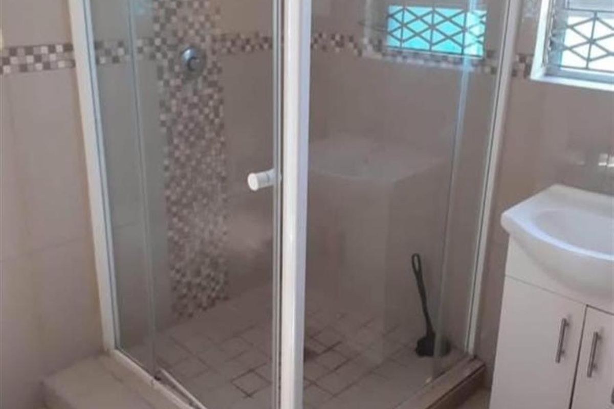 House For Sale in Samora Machel, Philippi. - Photo 5