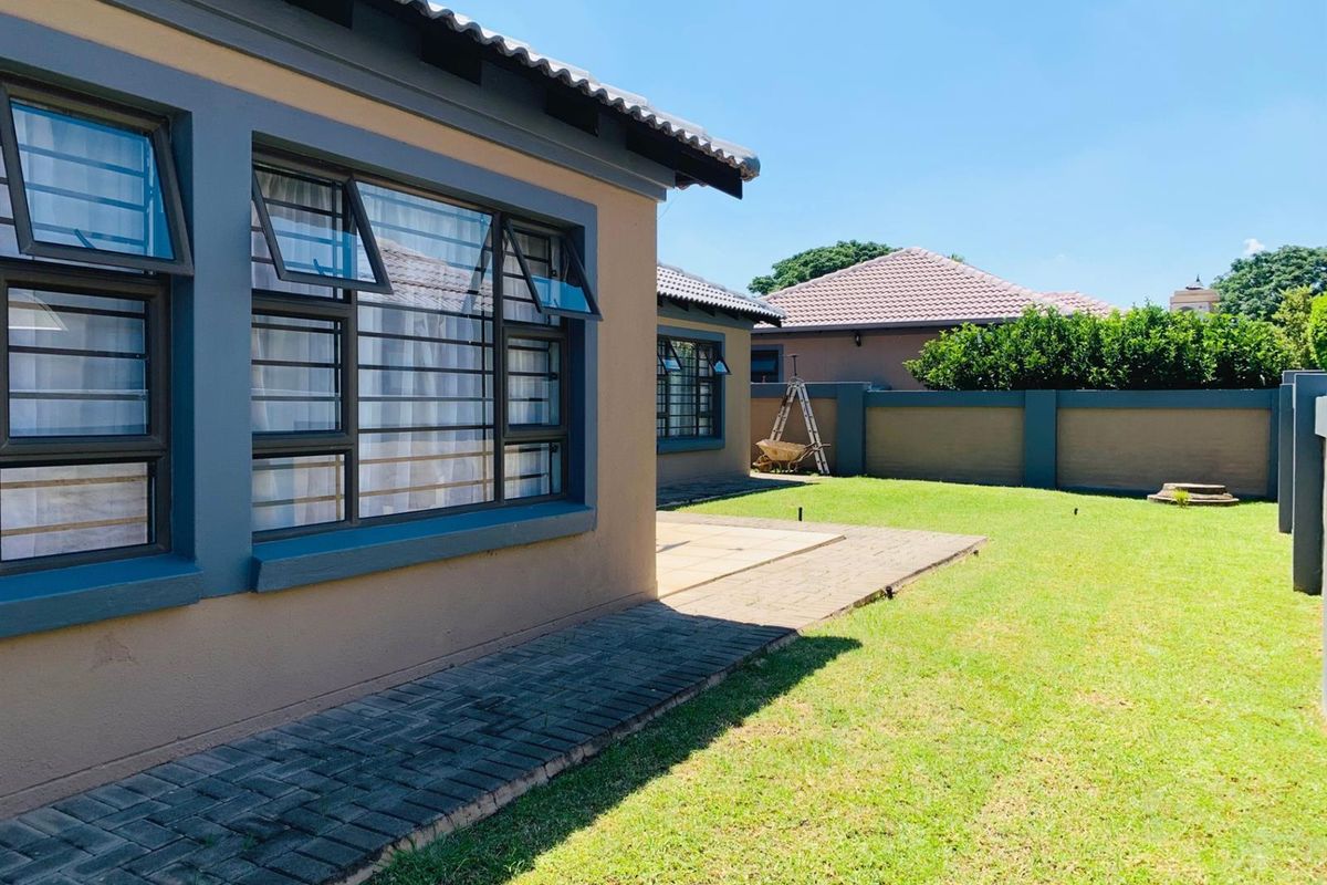 3 Bedroom, 2 Bathroom House For Sale in Akasia - Photo 3