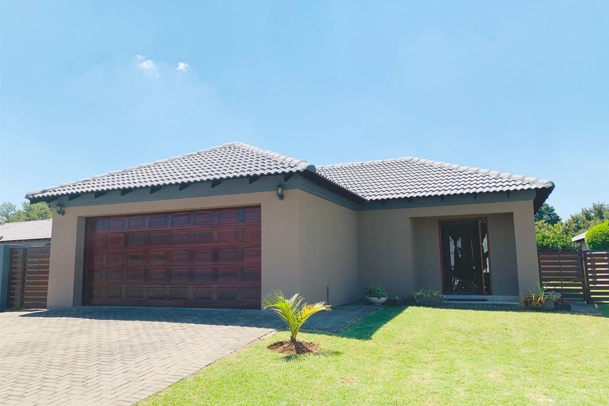 3 Bedroom, 2 Bathroom House For Sale in Akasia - Photo 4